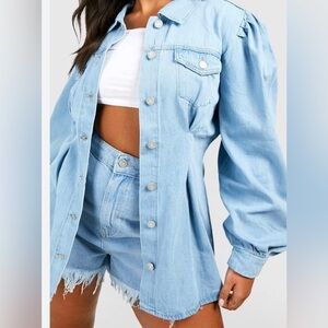 NWT BOOHOO Light Blue Denim cinched waist shirt Jacket size 14